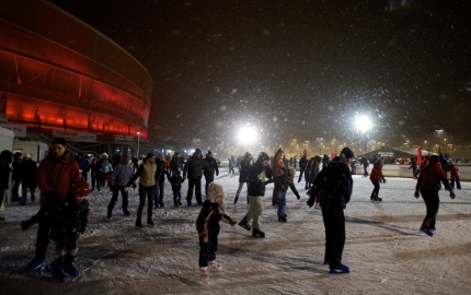 Lodowisko na Stadionie Miejskim we Wrocławiu | źródło