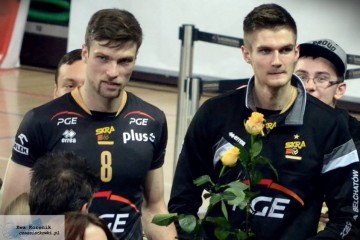 http://czassiatkowki.pl/wp-content/gallery/plusliga-20142015-transfer-bydgoszcz-pge-skra-belchatow-fot-ewa-korenik/10154929_375921722583157_7954673314637583157_n1.jpg